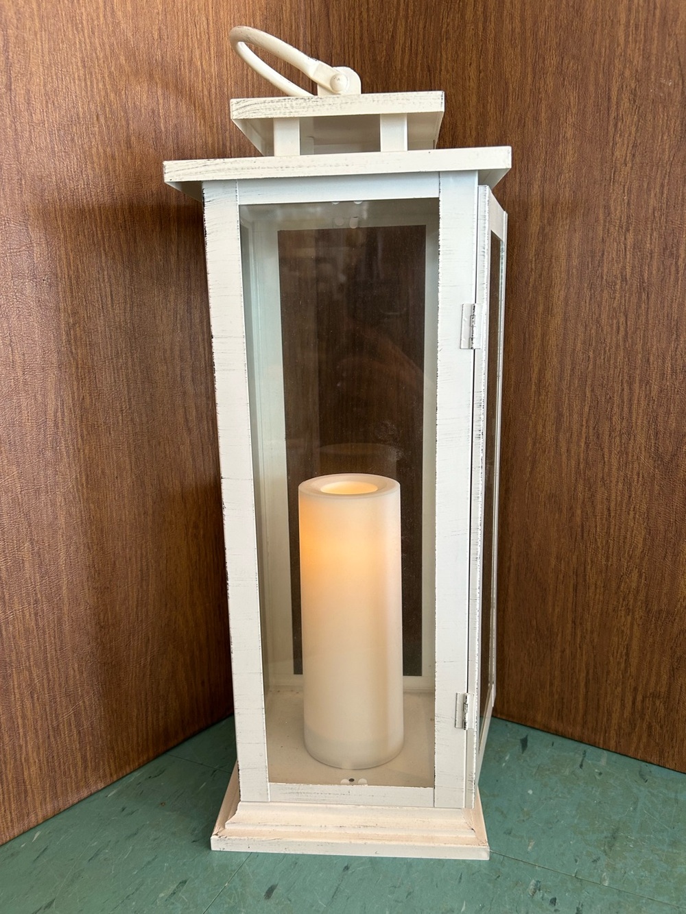 Tall white wood lantern with led candle and flicker bulb WORKS
